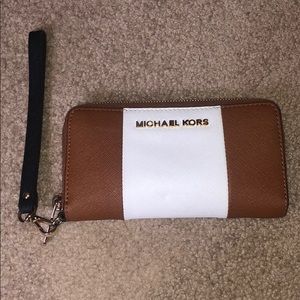 Michael Kors tri-color wristlet/wallet